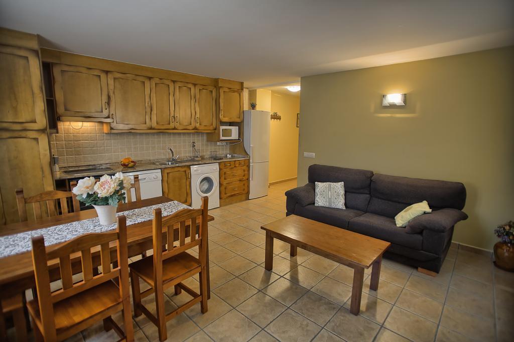 Apartamentos Casa Riu Sahun Kamer foto